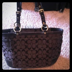 Chocolate brown Coach tote😍